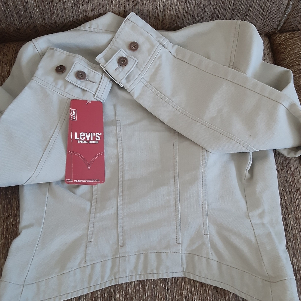 Levi's Jacket - Picture 2 of 2